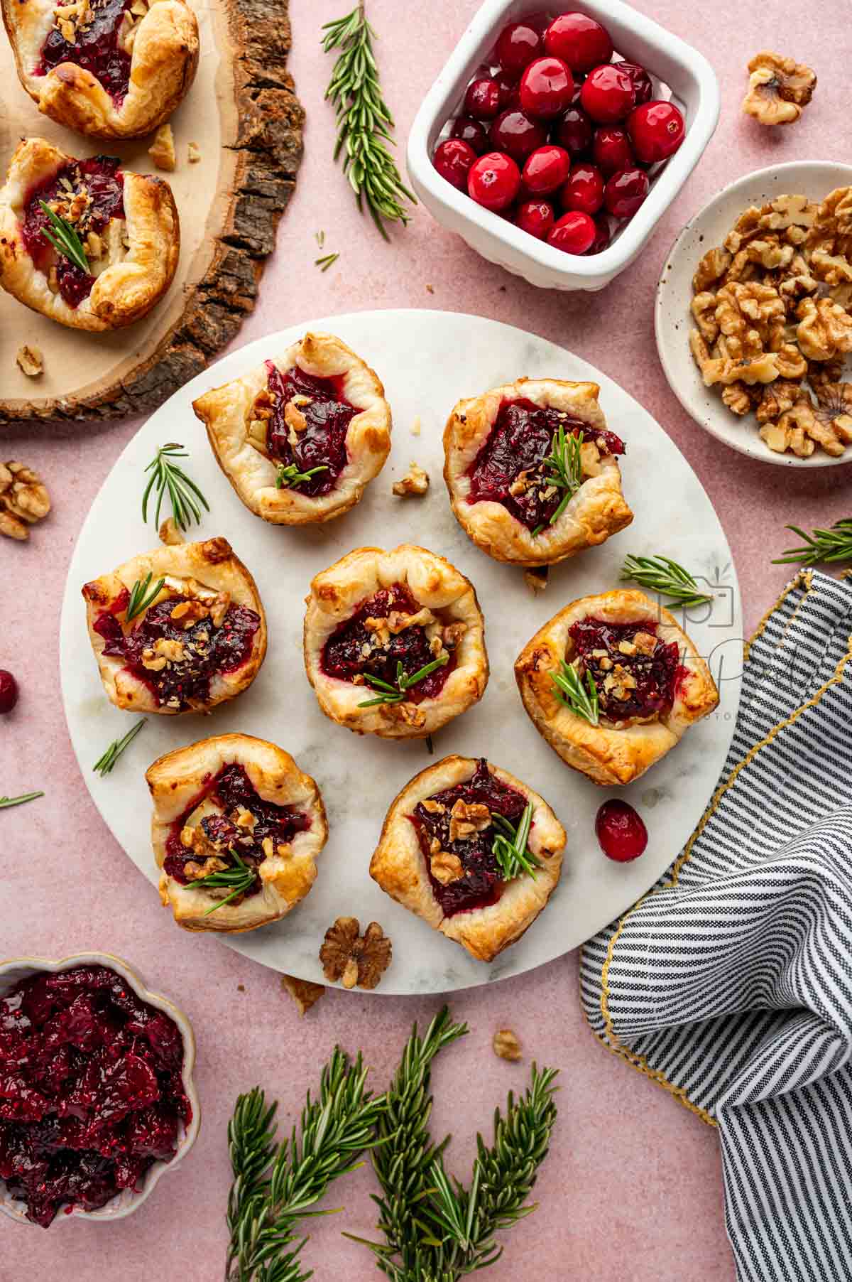 Cranberry Brie Bites with Puff Pastry - Exclusive Recipe
