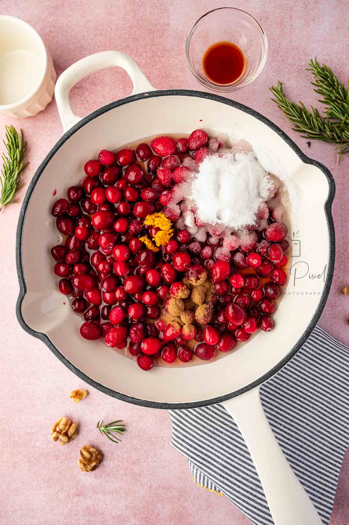 Cranberry Brie Bites with Puff Pastry - Exclusive Recipe