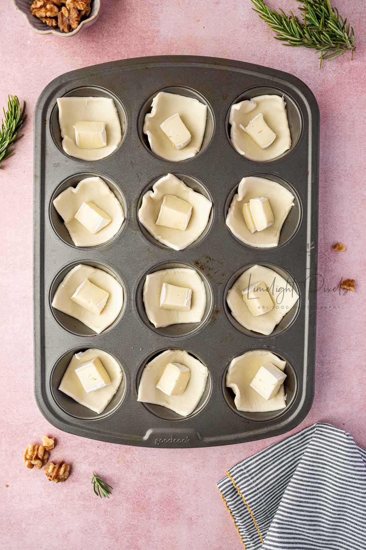 Cranberry Brie Bites with Puff Pastry - Exclusive Recipe